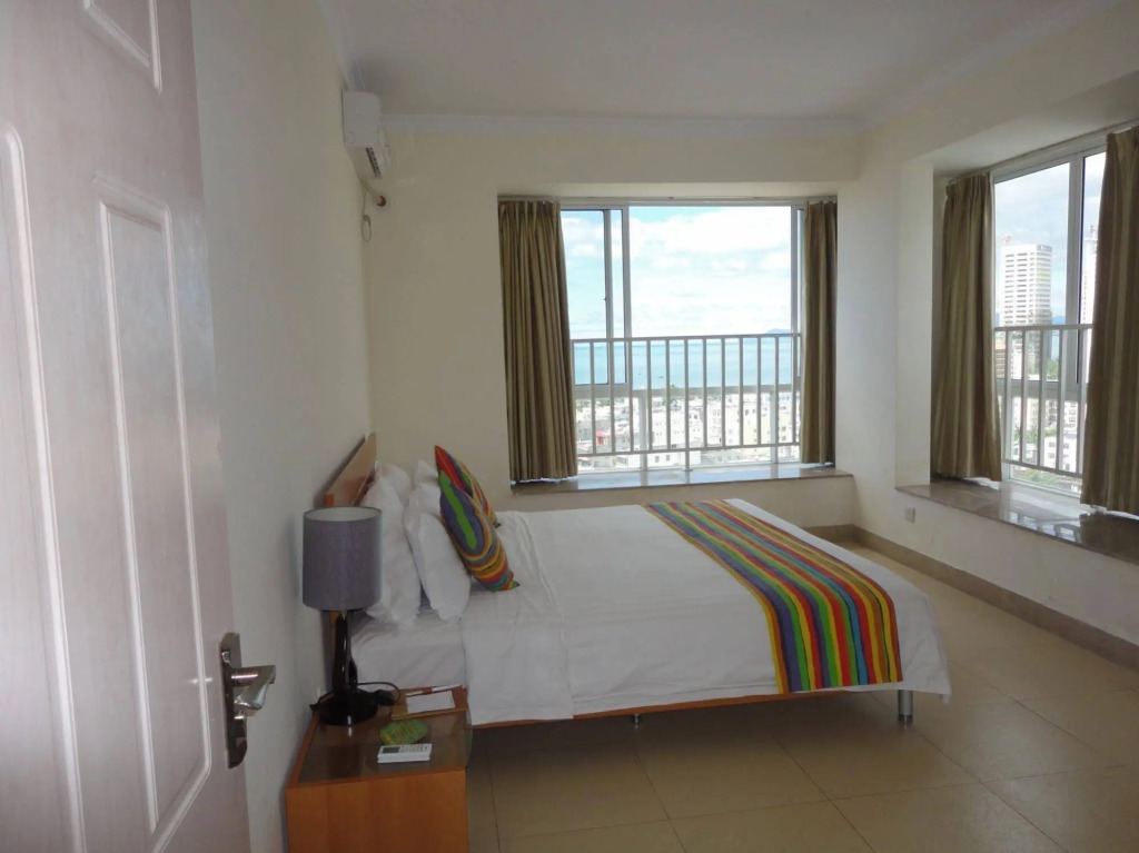 Century Landscape Sea View Hotel
