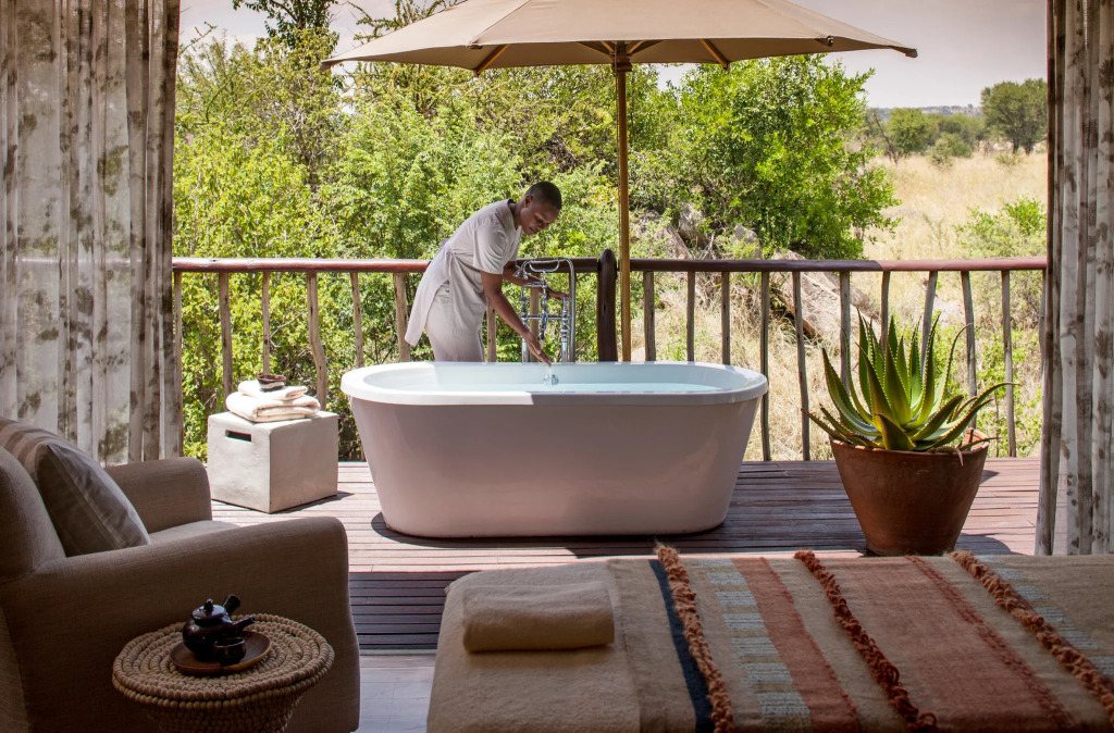 Отель Four Seasons Safari Lodge Serengeti