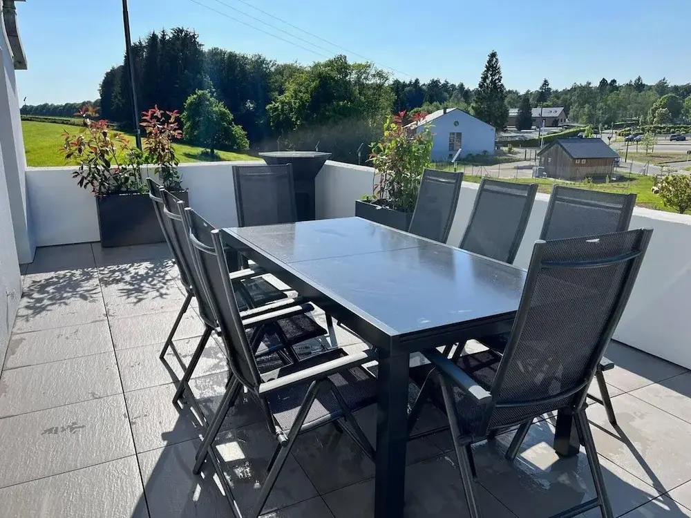House - Sleeps 8 - Pets Ok - Garden - Parking