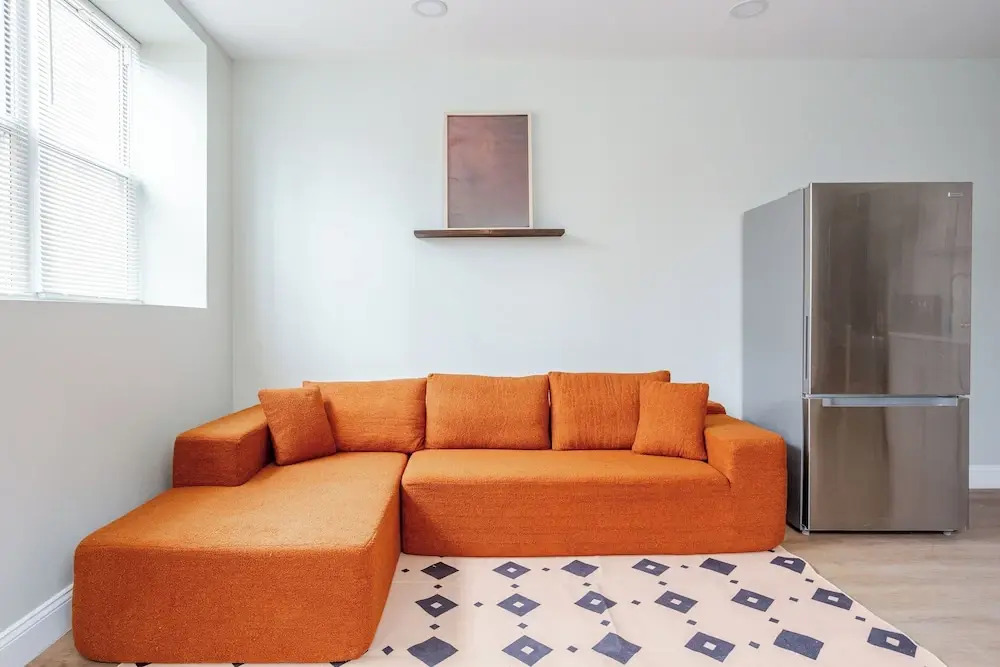 Stylish Minimalist Stay in City Center
