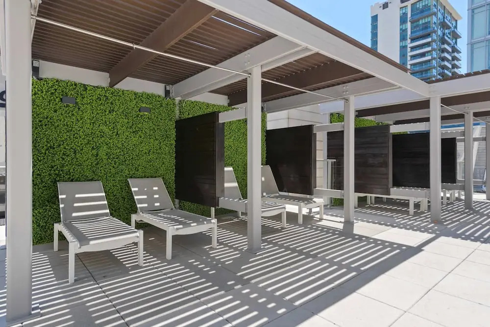 Brand-new 3BR City Views Prime West Loop Spot