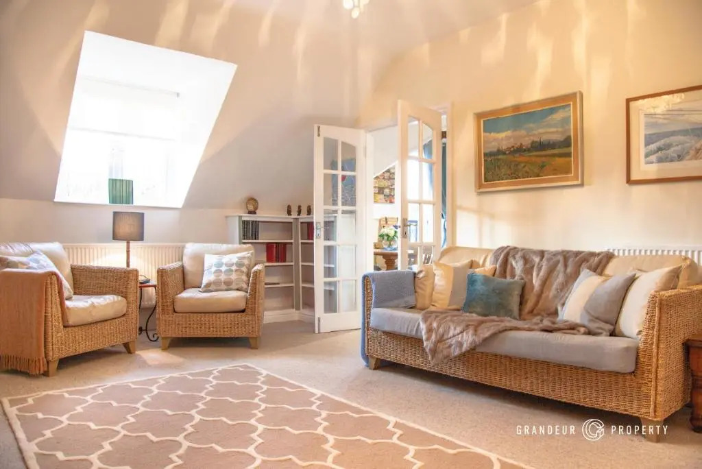 Sky View - Lovely 1bed Suite close to Beach and with Parking