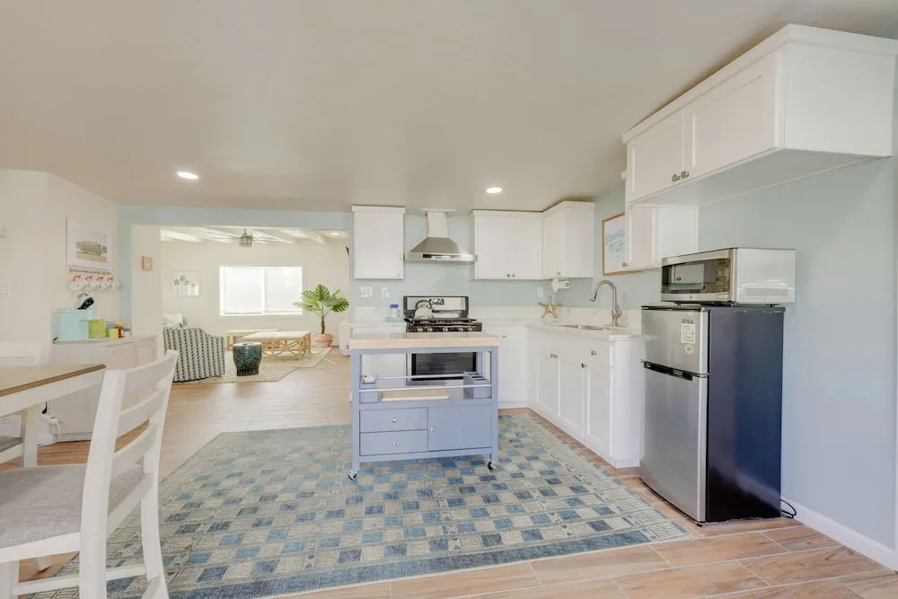 Pet-friendly Cayucos Home: Walk to Public Beach!
