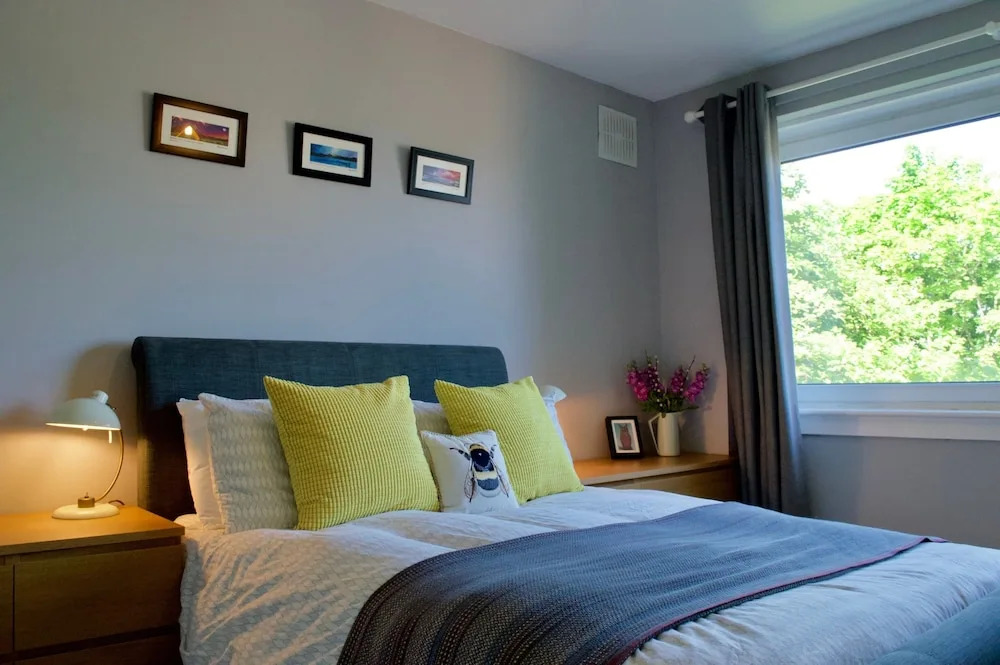 2 Bedroom Apartment Close To Stockbridge