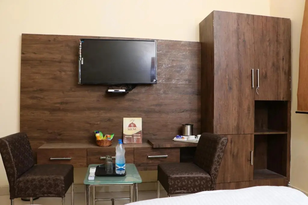 Hotel Avitaj Inn
