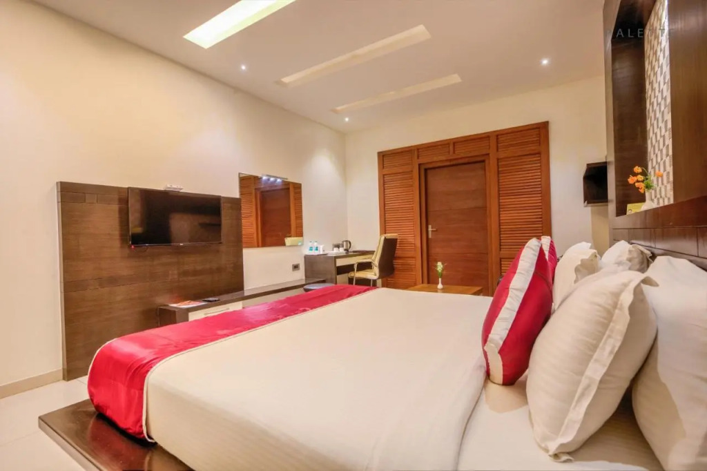 Hotel Pioneer Grand Palace
