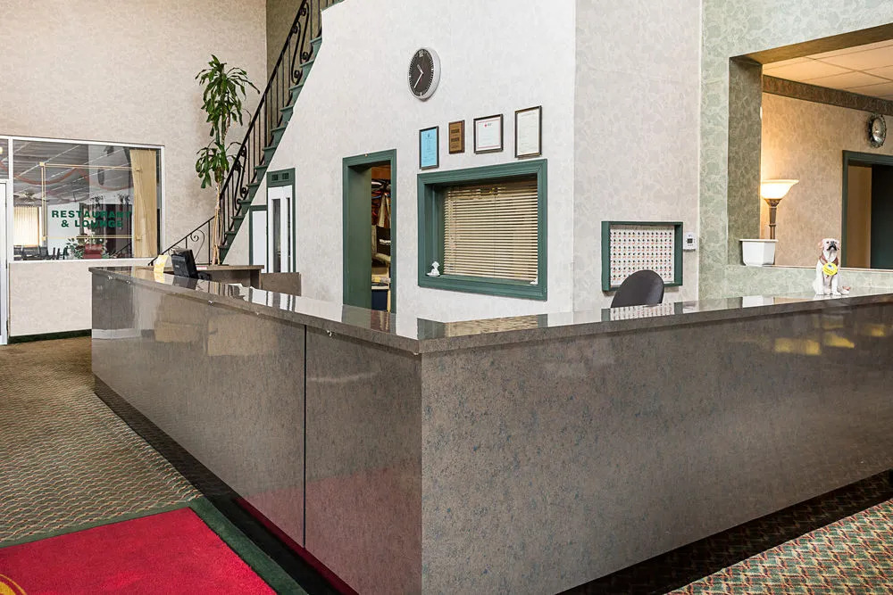 Econo Lodge South