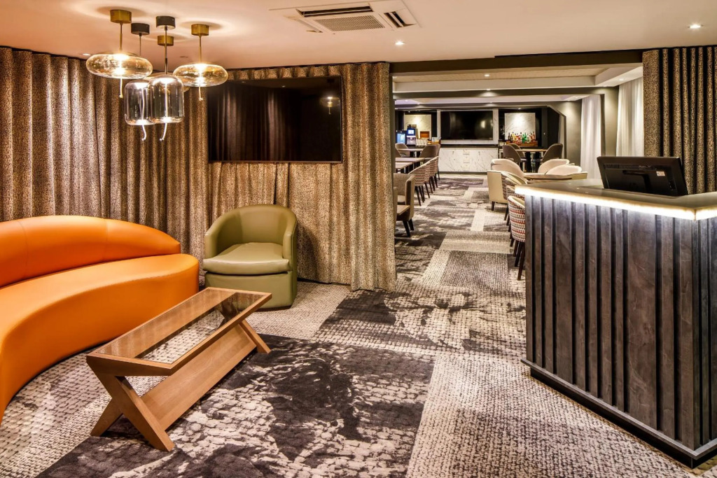 Crowne Plaza Manchester Airport by IHG