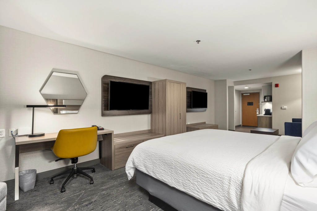 Holiday Inn Express Hotel & Suites Lincoln-Roseville Area by IHG
