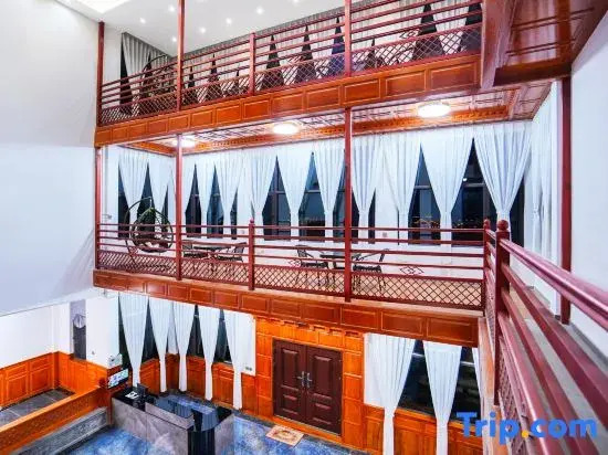 Snow Oxygen Cloud Villa | 360° Panorama Temple View Hotel (Songzanlin Temple)