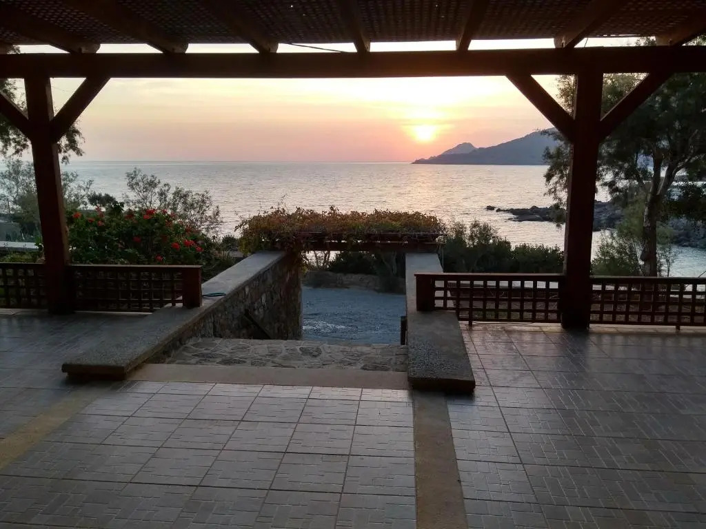 Family Friendly Cozy House Near Beach, Sea View