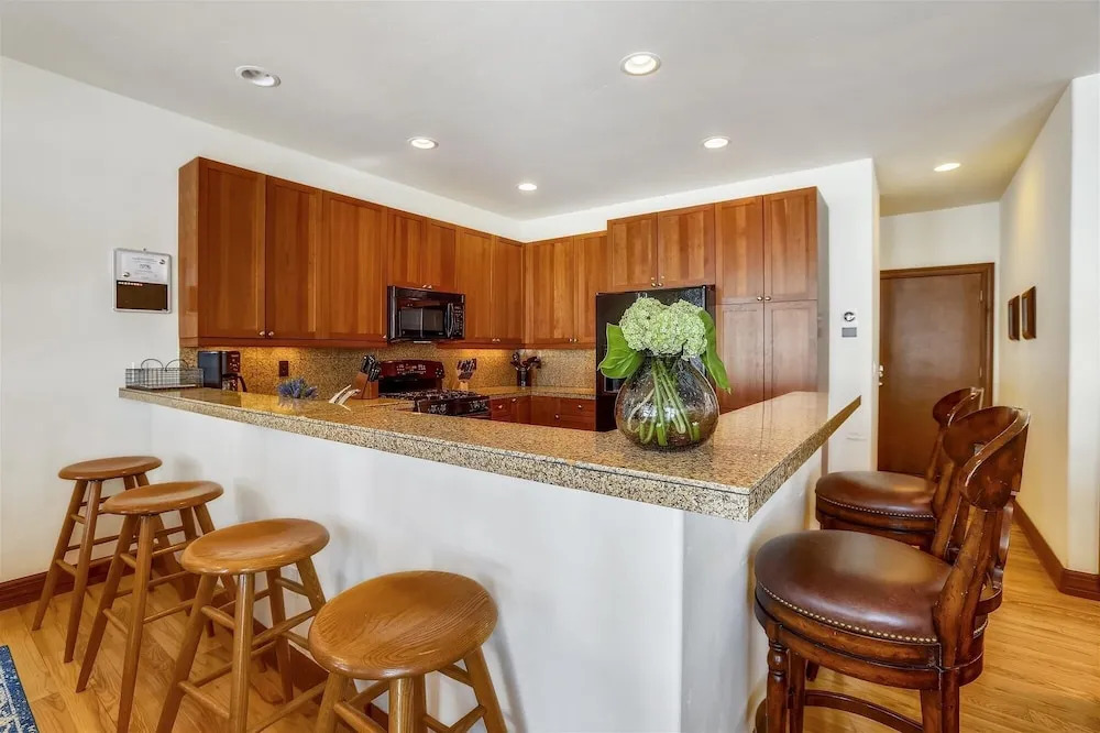 Highland Greens 71 4 Bedroom Condo by RedAwning