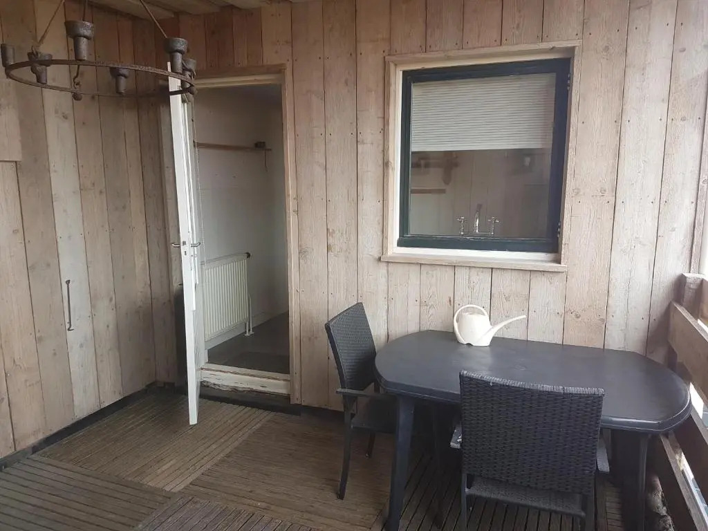 Appartement met inpandig balkon, 150 meter verwijderd van strand en centrum