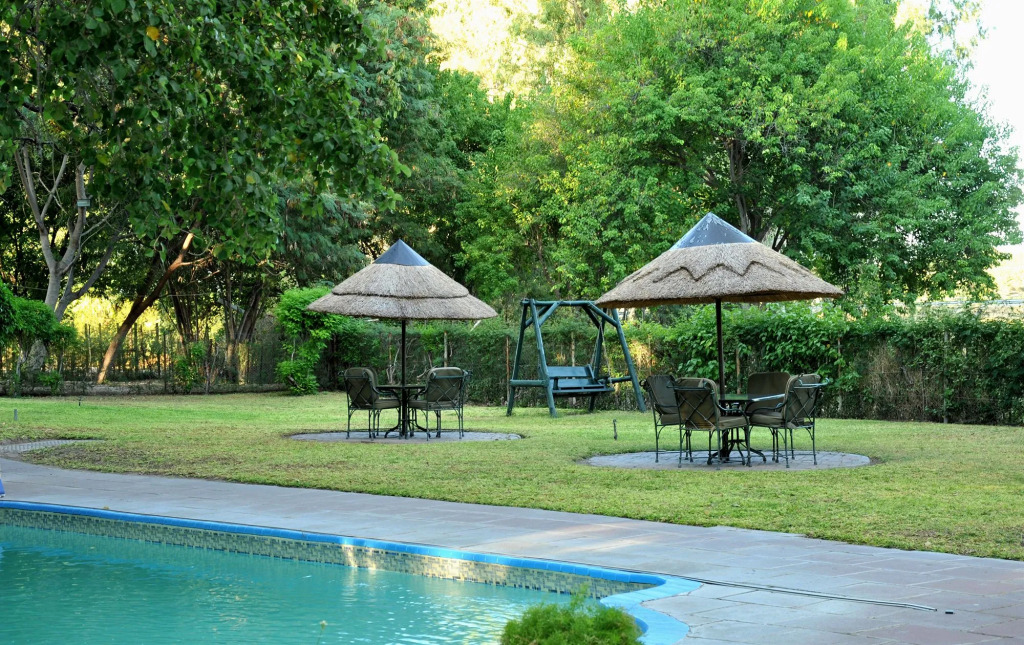 Cresta Rileys Hotel