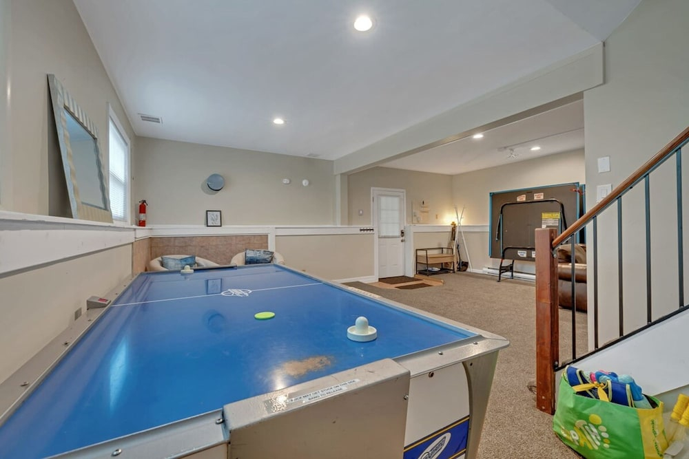 Slopeside Lounge Gameroom Lakes Pools Dogs Welcome