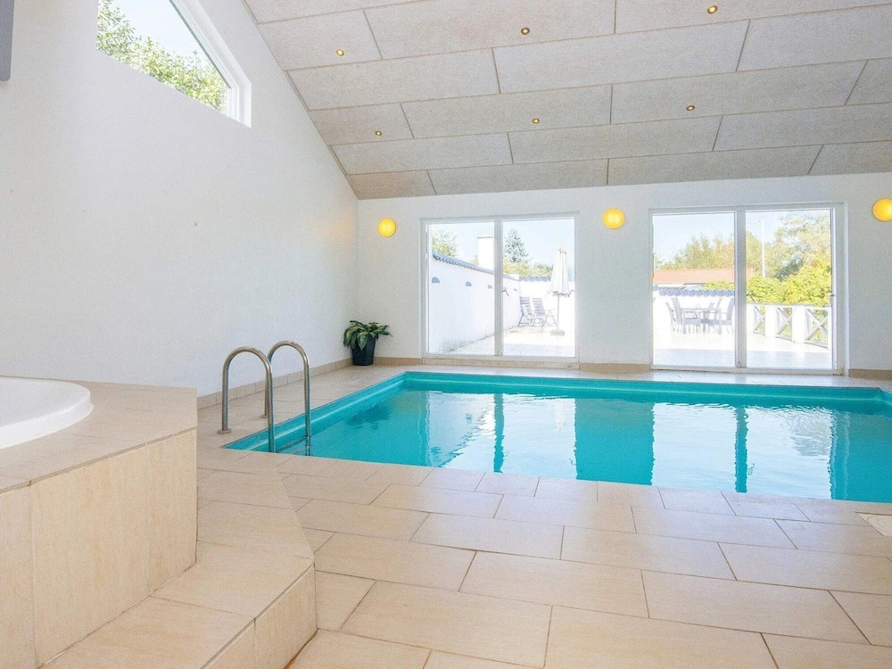 10 Person Holiday Home in Grenaa-by Traum