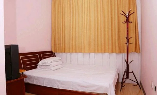 Qingdao Runzhisheng Hotel