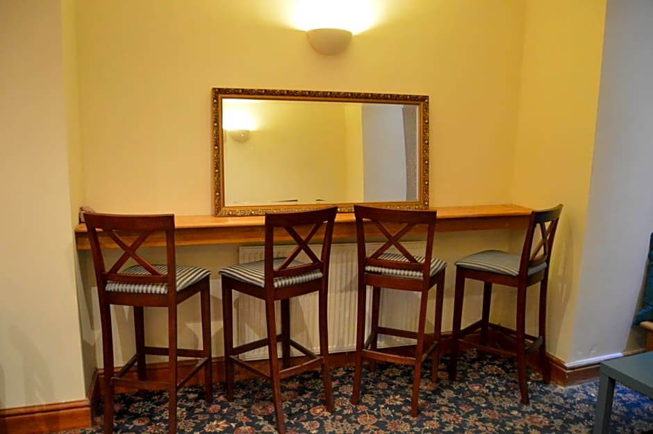 Central Cove Guesthouse