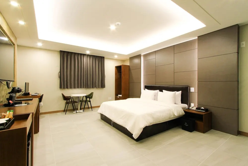 The King Hotel