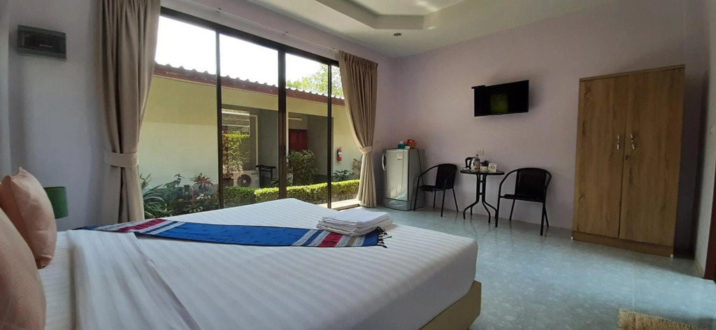 Phuket Sirinapha Resort