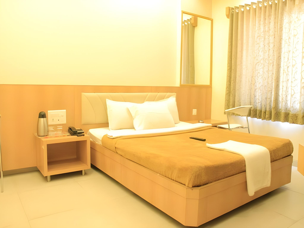 Hotel Sai Gurusthan