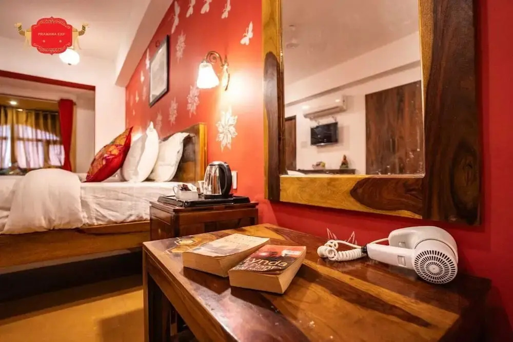Hotel Golden Legacy - by PRAMANA EXP