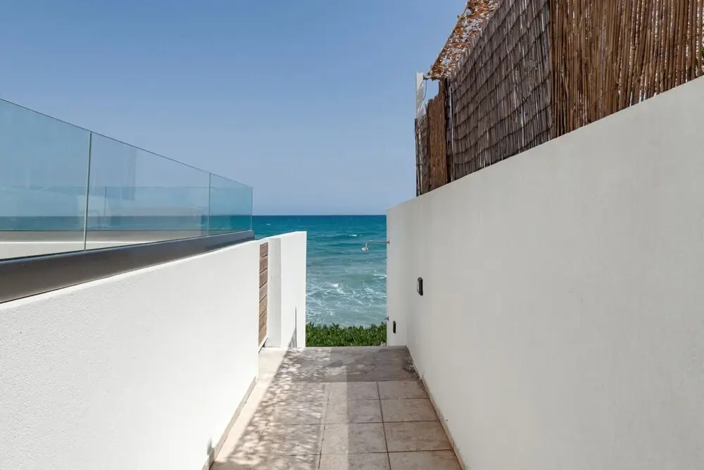 Pebble, an Idyllic Seaside Suite