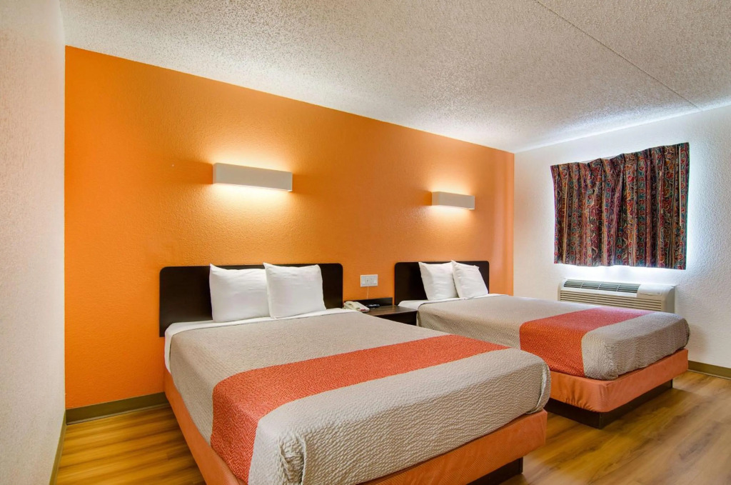 Motel 6-Salina, KS