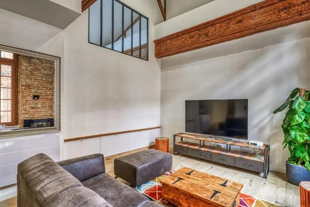 Charming and luxury flat in St-Cyprien district in Toulouse - Welkeys