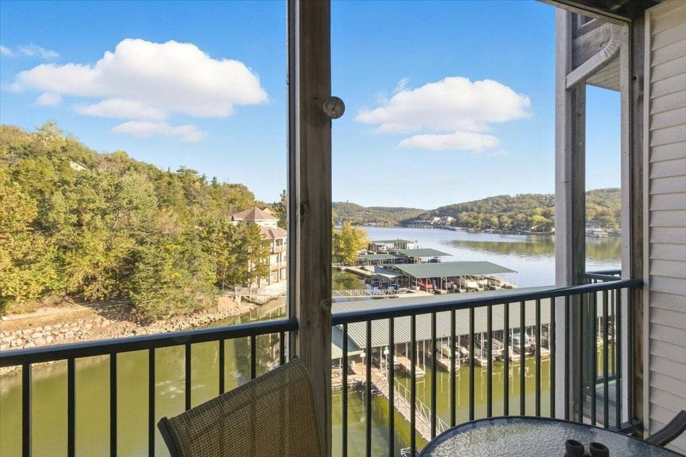 Lakefront Condo w/ 3 Pools, Boat Slip & Patio Views at 13mm of the BIg Niangua