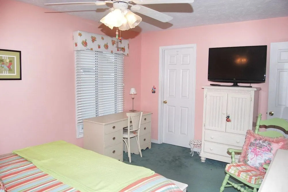 902 Tiffany Lane 3 Bedrooms 2 Bathrooms Home