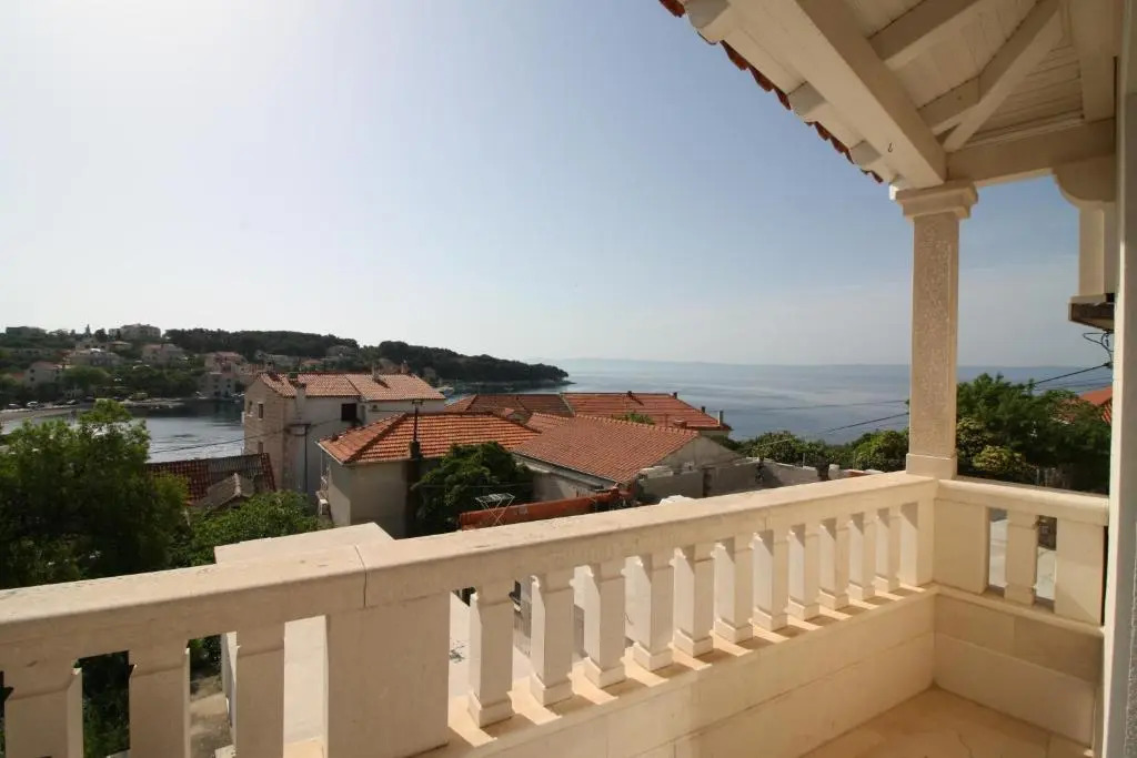 Apartments by the sea Sumartin, Brac - 18749