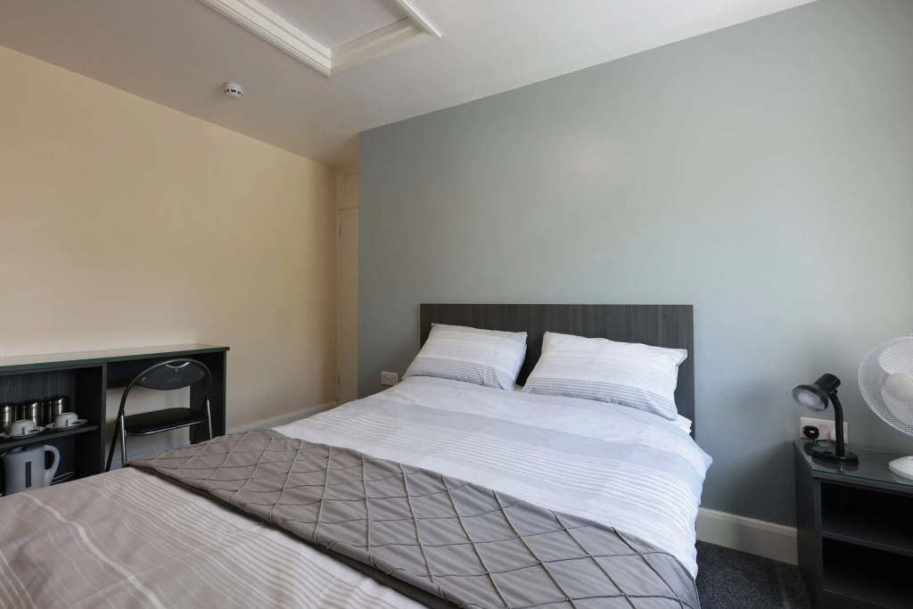 OYO Honeycroft Lodge, Uxbridge