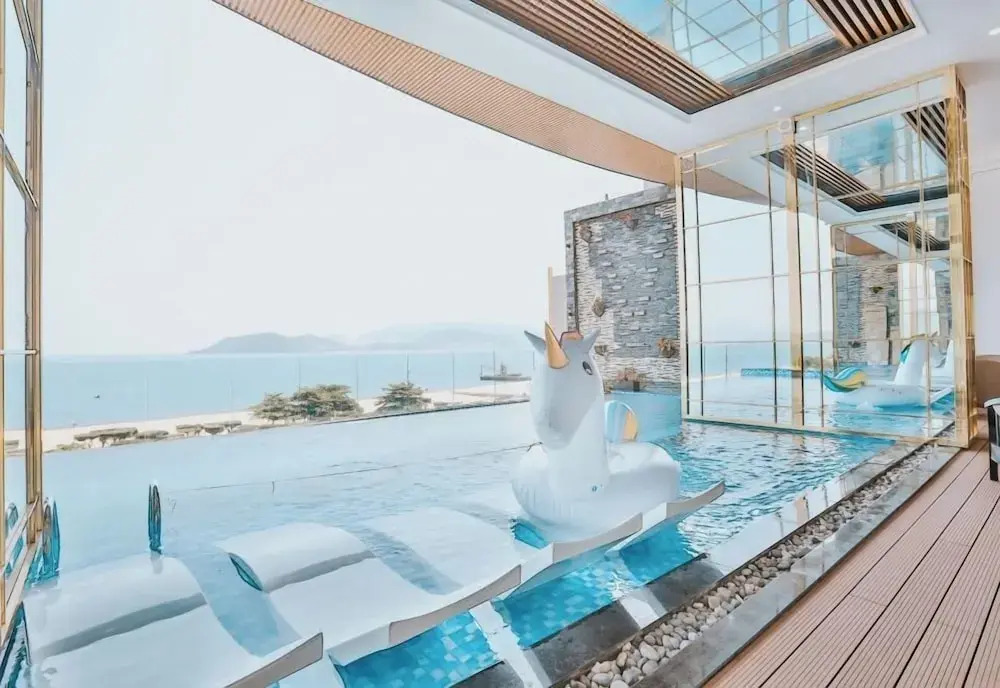 La Vague Hotel