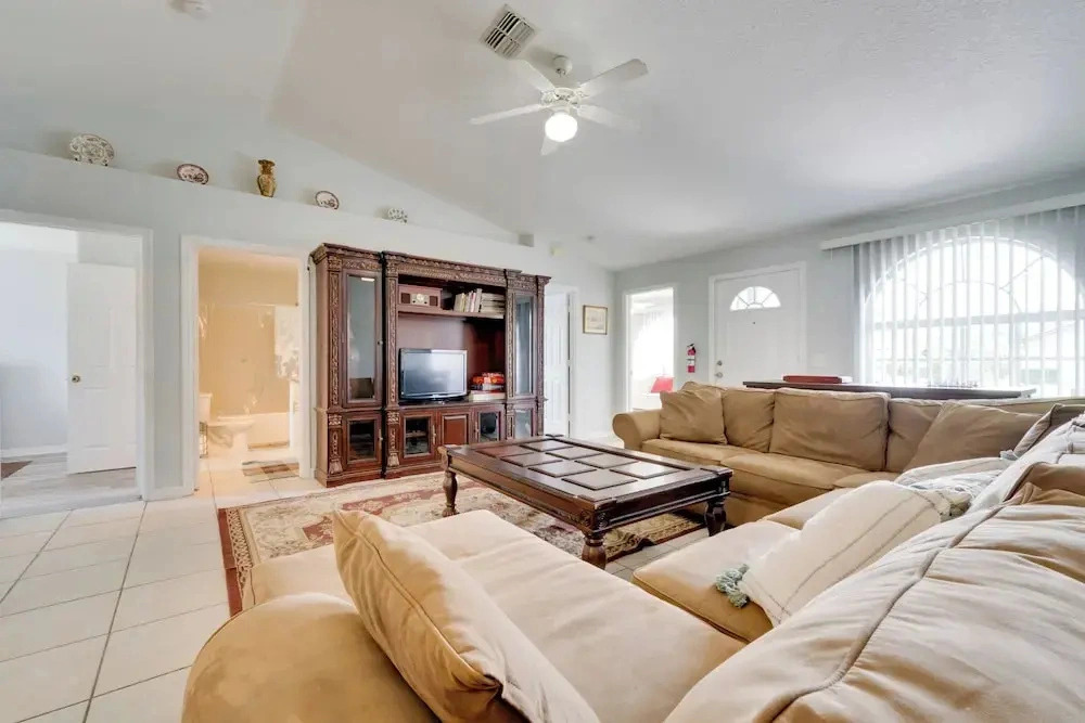 Fenced Yard & Game Room: Family Home in Kissimmee