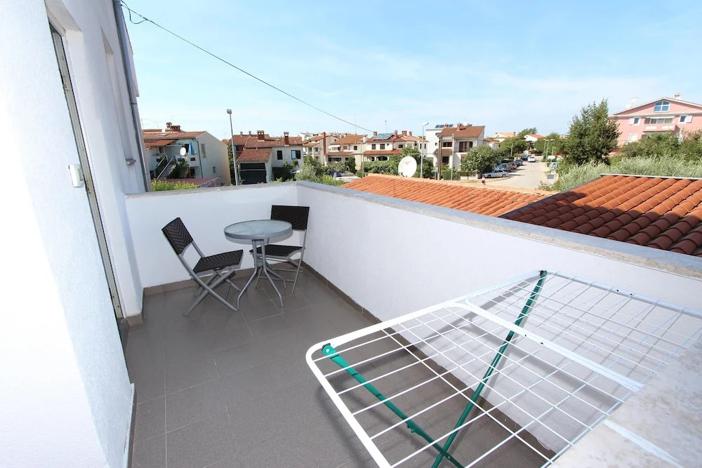 Apartments Leo