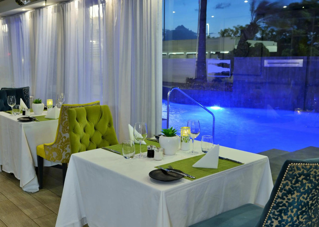 Peninsula All Suite Hotel by Dream Resorts