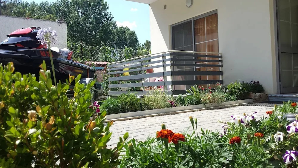Aparthotel Vila Tufi