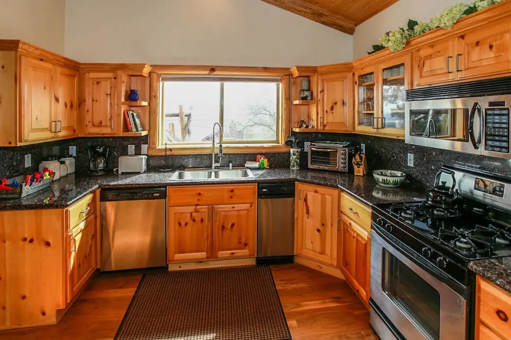 Castle Glen Chalet-1845 by Big Bear Vacations