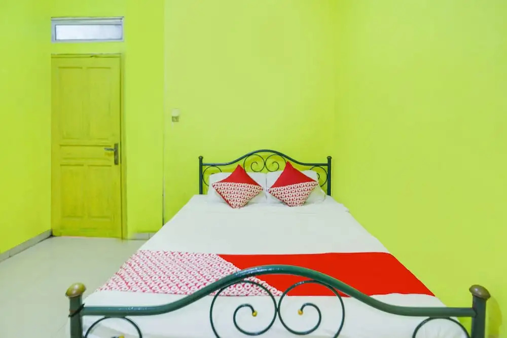 Hotel O Emes Jaya HomestayNearSamsung Electronic Indonesia PT