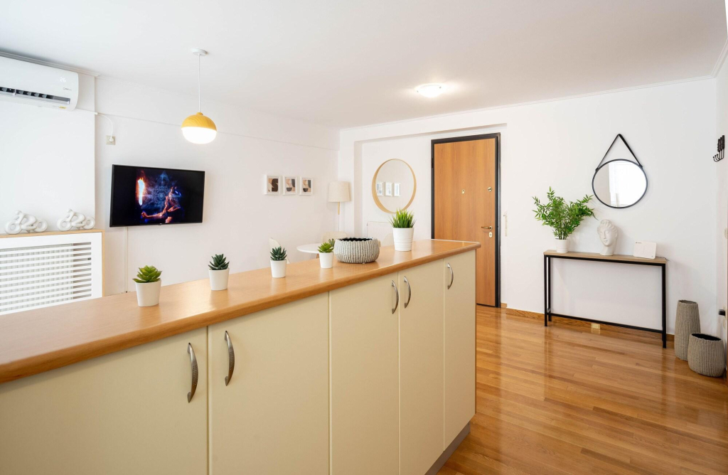 “Greek Aura” luxury lodging in Koukaki