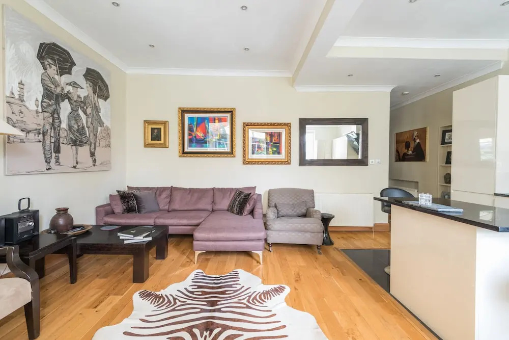Designer Chelsea Family Home with Garden
