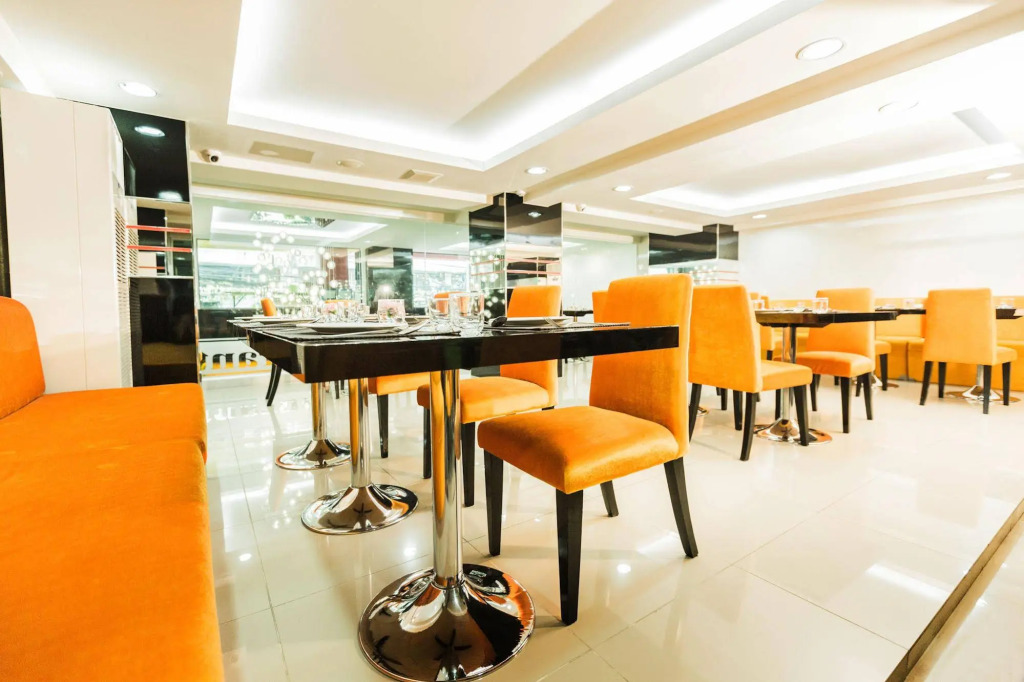 Le Touché Hotel