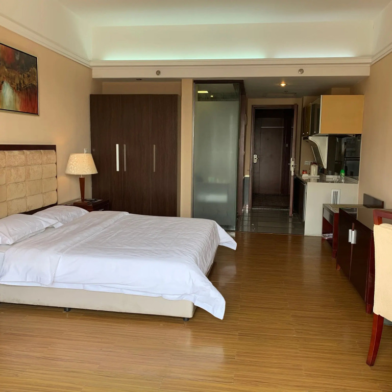 Yinfeng Hotel Guangzhou North Station Branch, Huacheng Road Subway Station Branch