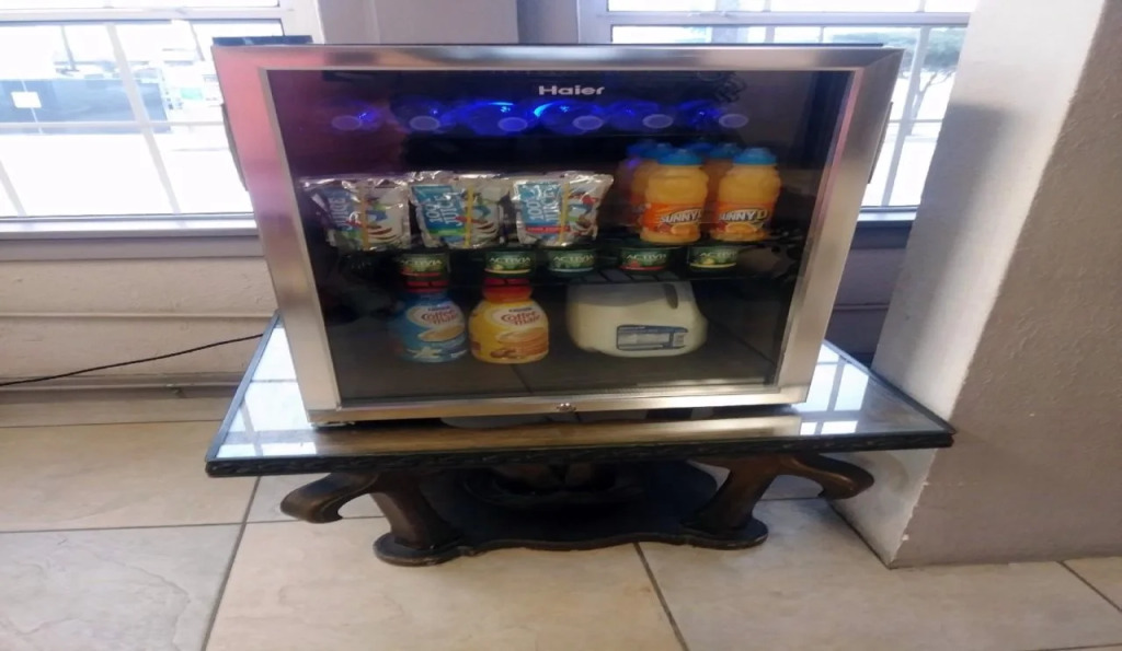 Monterey Inn Hotel