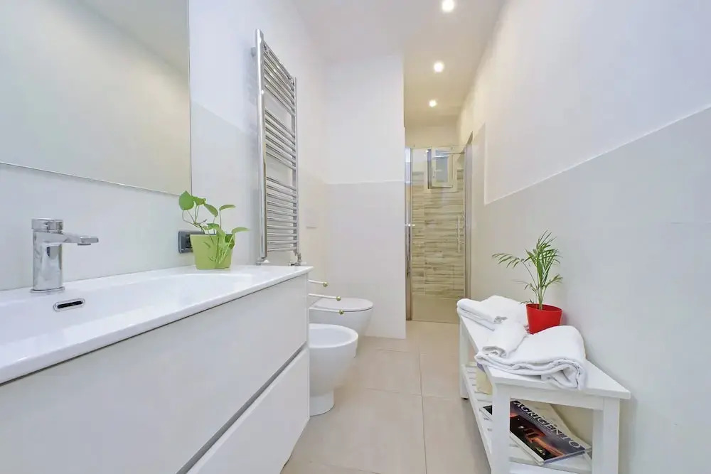 Testaccio Luminous And Large Apartment