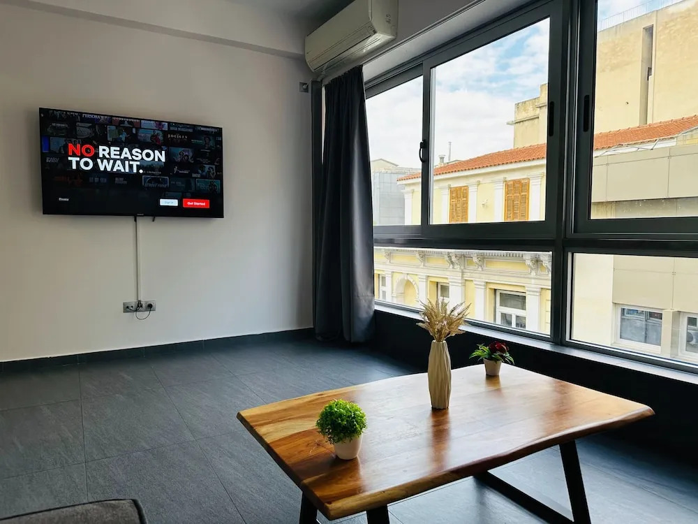 Ermou Downtown Suites by Athens Urban Retreat
