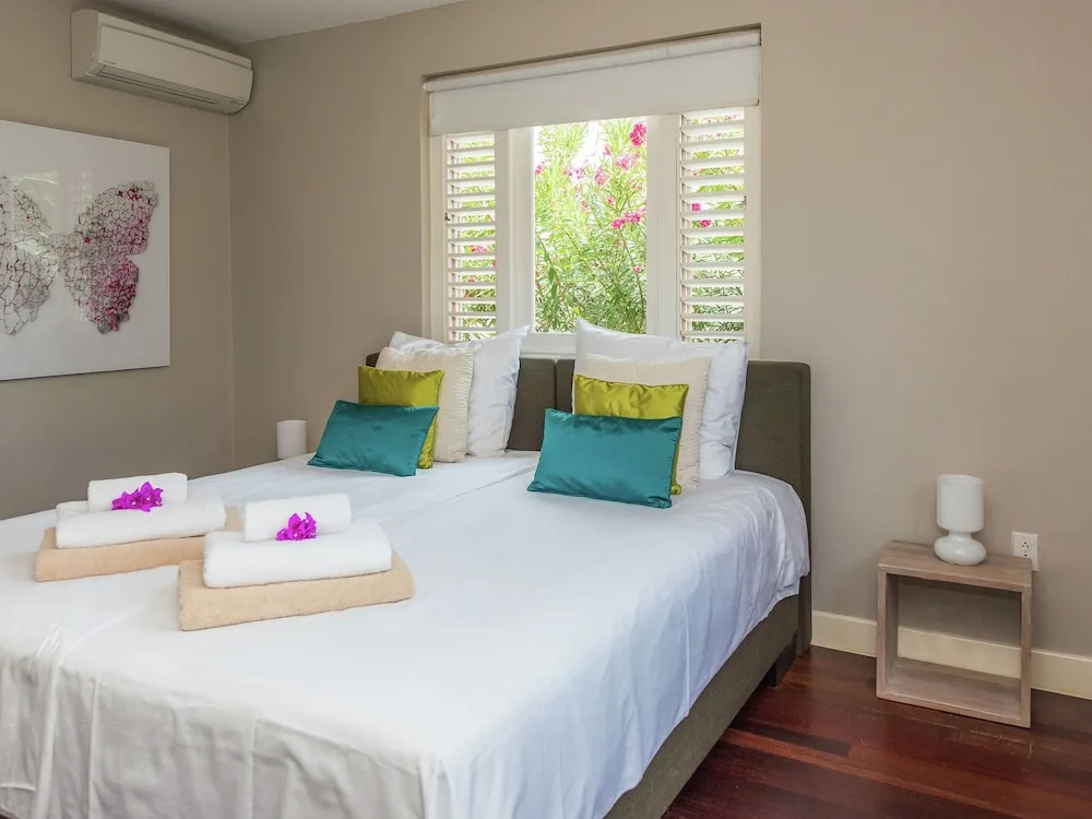 Luxury Detached Villa With Pool in Jan Thiel in Willemstad for six
