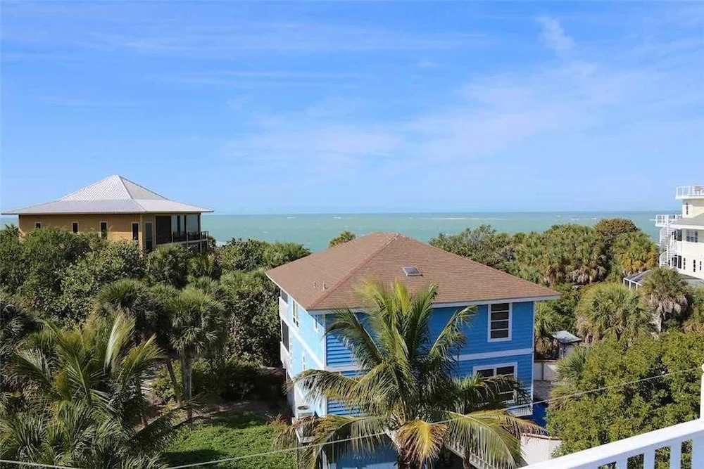 241 Surfside