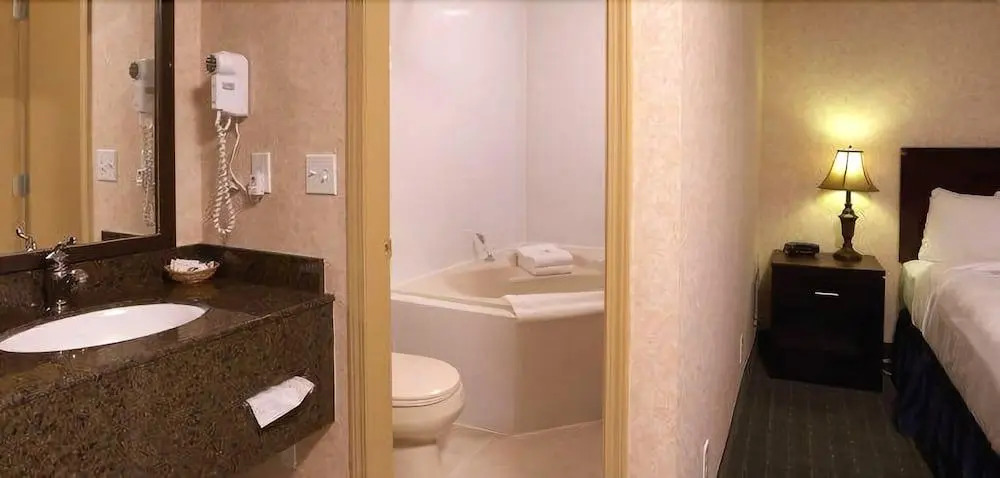 Langley Hwy Hotel